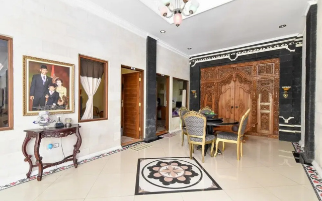 RedDoorz Plus Near Benoa Square Bali