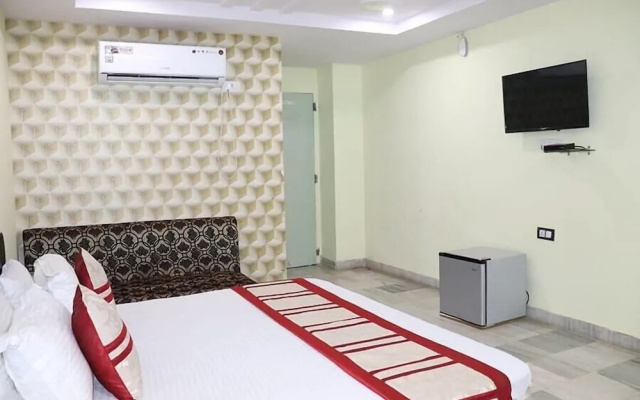 Hotel Raj International