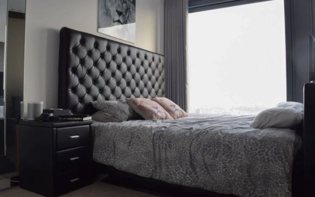 Stylish 2 Bedroom With Access to Pool and Gym