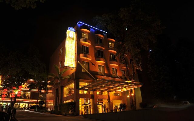 King Garden Hotel вид на фасад