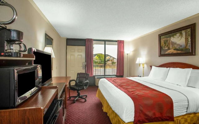 Branson Yellow Rose Inn and Suites