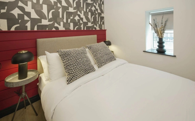 The Sixty 19 Stylish Studios and Apt.