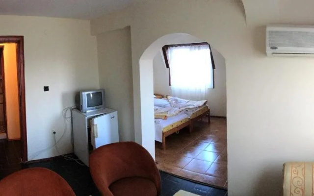 Hotel VALDI