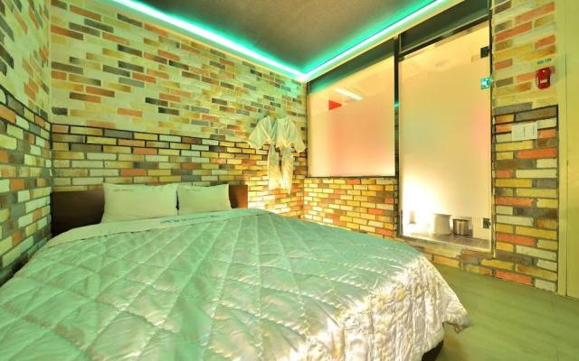 SS Motel