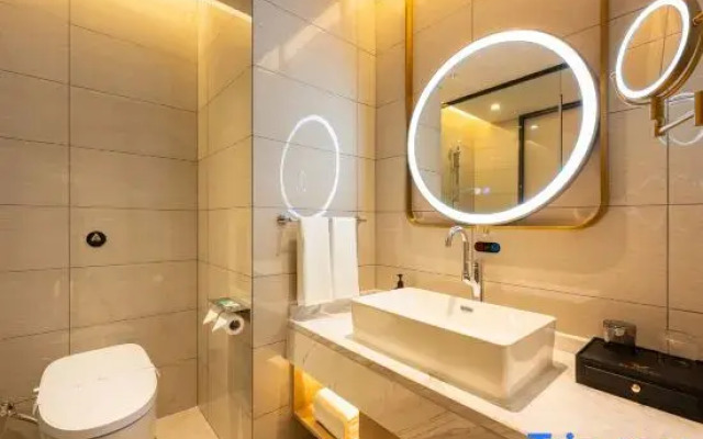 Vienna International Hotel (Luzhou Lumen Avenue)
