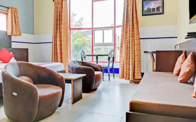 Shanthi Royal by OYO Rooms