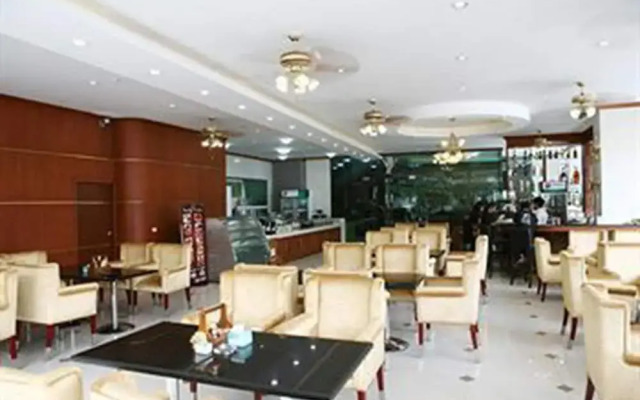 Отель The Grand Lodge Pattaya