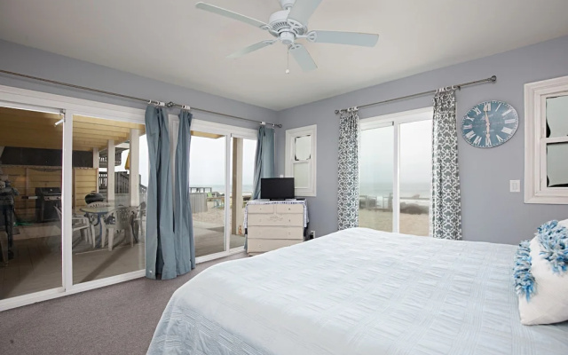 1121 Oceanside - 4 Br Home