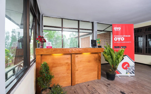 OYO 1852 Intan Bromo Homestay