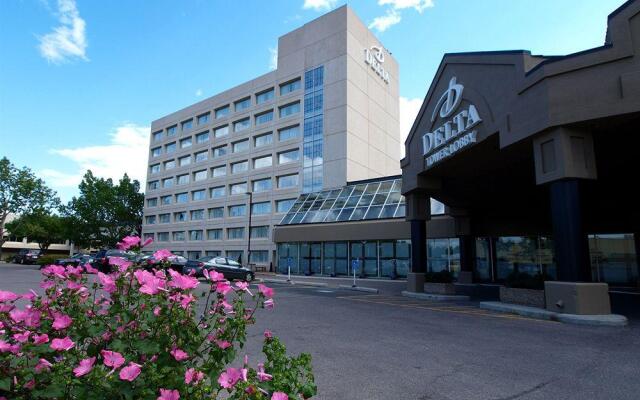 Отель Delta Hotels by Marriott Calgary South Канада, Калгари - отзывы, цены и фото номеров - забронировать отель Delta Hotels by Marriott Calgary South онлайн вид на фасад