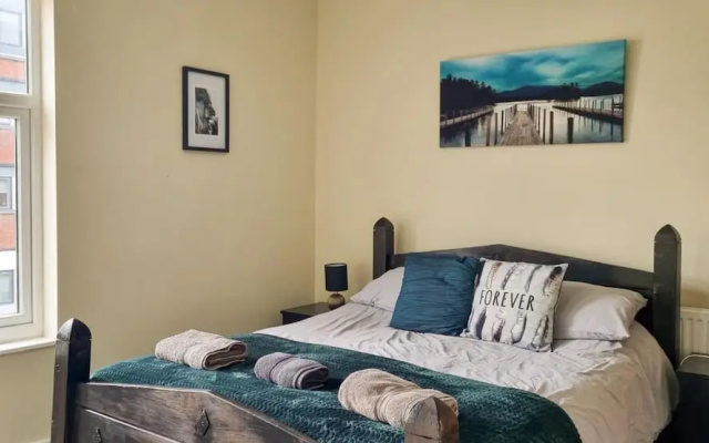 Rustic Ebony Suite with parking