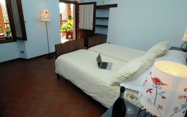Spacious Apartment in Monticelli Brusati with Pool