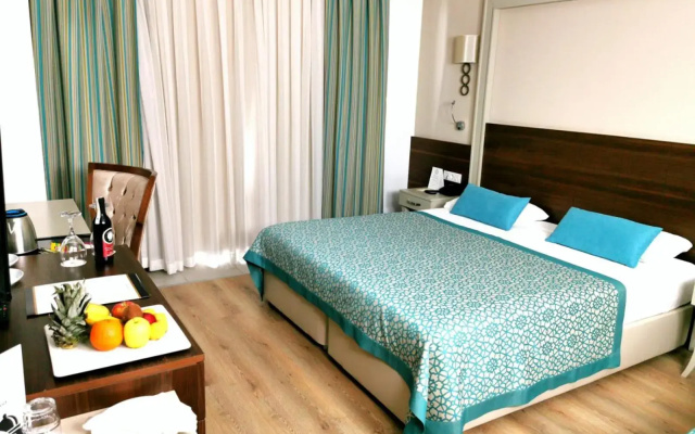 Side Crown Palace Ultra All Inclusive