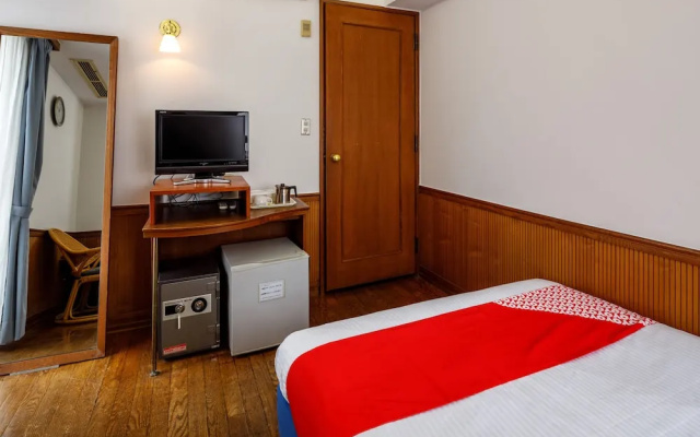 Hotel Posh by OYO Rooms
