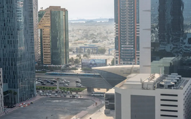 Well-furnished 3 Bedroom in Park Towers Difc