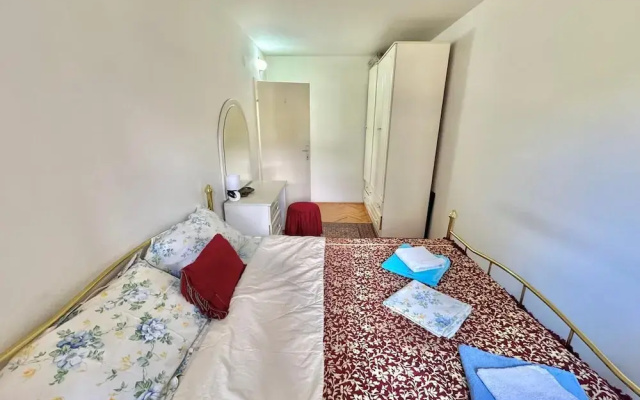 Two Bedroom Apt near Slovenska Beach