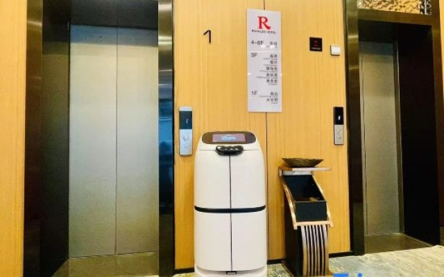 R ROYALSS HOTEL(Chengdu Jinniu Wanda North Railway Station）)