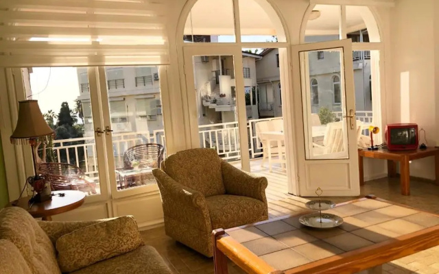 SEASİDE APARTMENT m and b house