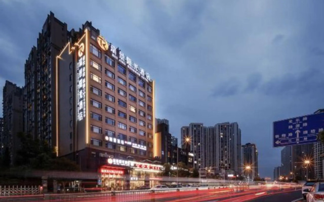 Ruijing Sunshine Hotel (Leshan Hi-tech Zone Ito Shihao Branch)