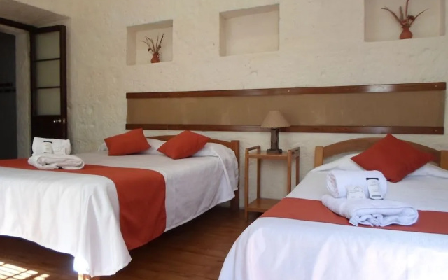 La Casa de Sillar Hostel & Foods