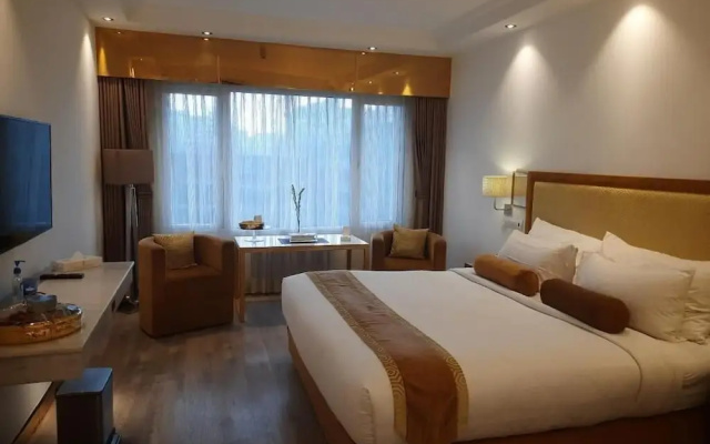 Hotel Razmoni Isha Kha International