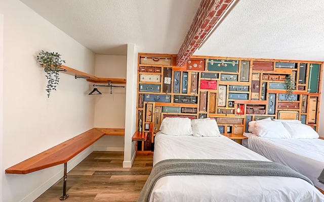 Crash Hotel Squamish