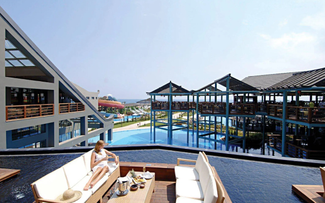 Limak Lara De Luxe Hotel and Resort