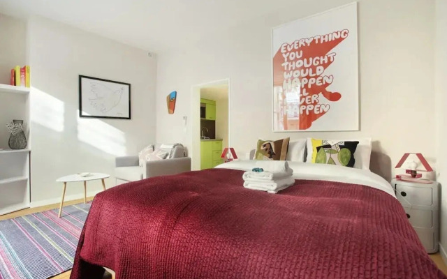 Sublime and new Studio Le Marais / Beaubourg