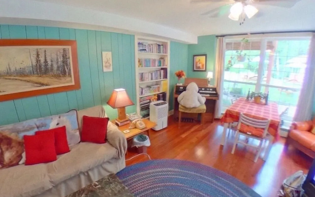 Forest Creek Bed & Breakfast and Retreat