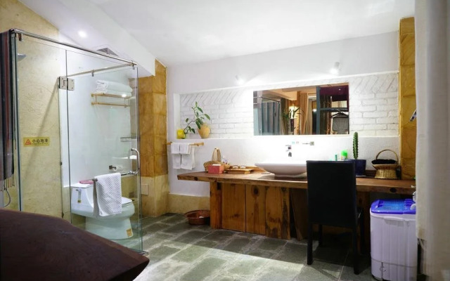 Shiyue Holiday Hotel