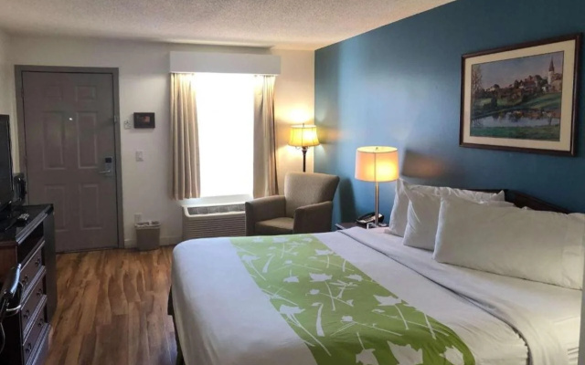 Brentwood Inn & Suites Hotel