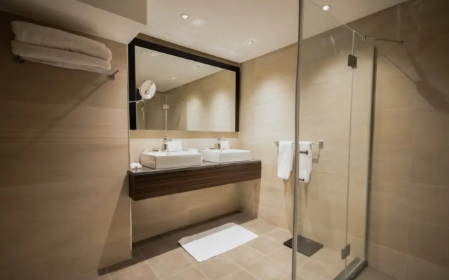 The V Hotel