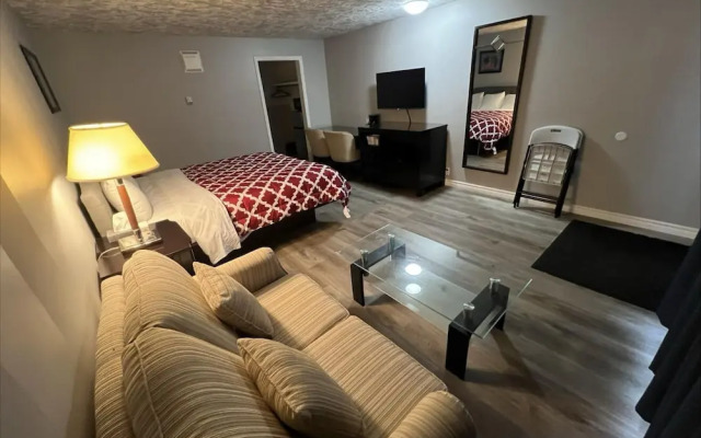 Choice Inn by the Falls