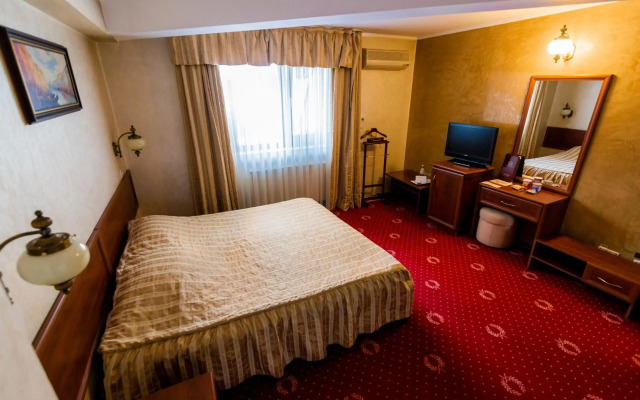 Hotel Golden House
