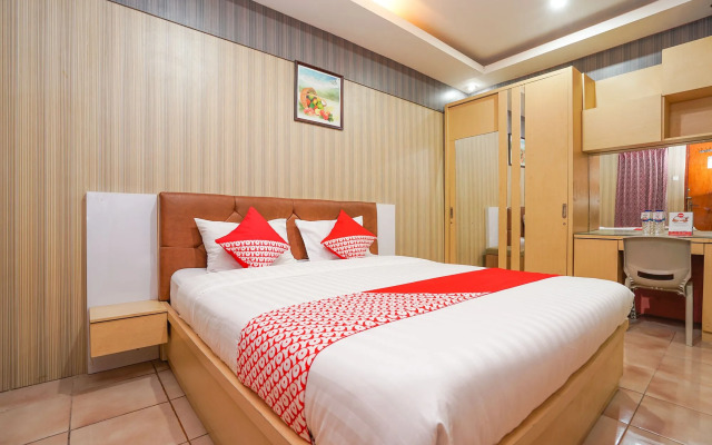 OYO 164 Ang's Residence