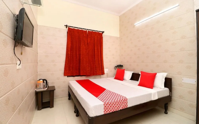 OYO 22090 Hotel Mall Residency