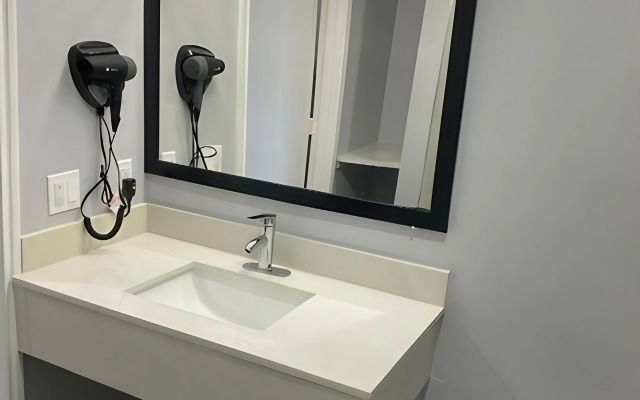 Отель Airway Inn - IAH Airport