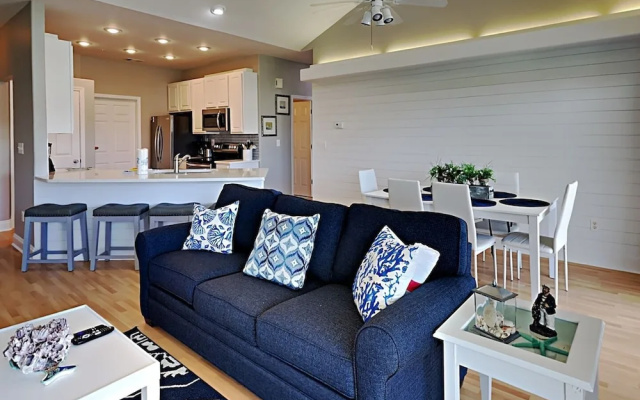 Sandpiper Cove #4213 by Southern Vacation Rentals