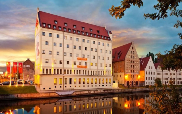 Qubus Hotel Gdańsk вид на фасад