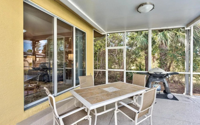 Tuscan Vacation Rental. Stylish 3-Bedroom Getaway Near Vanderbilt Beach Enjoy a Private Pool, Spacious Layout, and Modern Comforts Perfect for Families, Groups, and Pet-Friendly Stays
