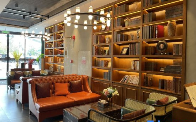 James Joyce Coffetel (Qingdao May Fourth Square)