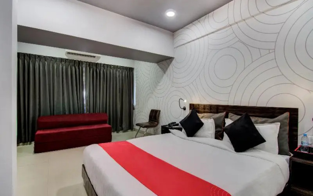 Collection O 30070 Hotel Rajdhani