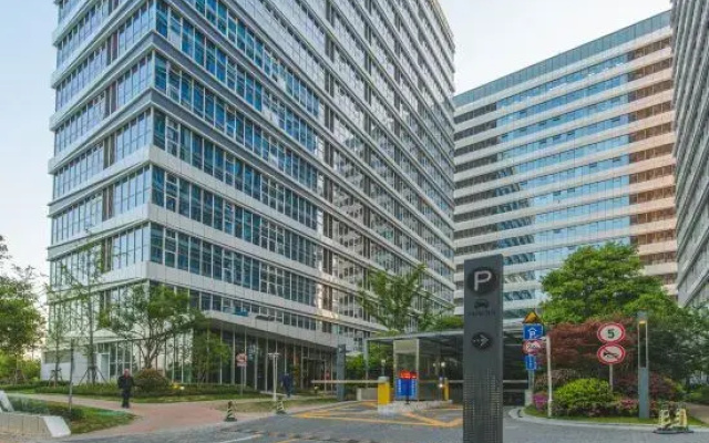 Warmhouse Apartment