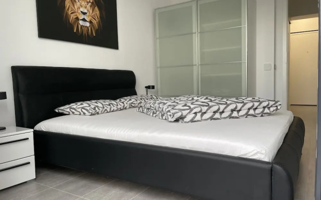 4 Room Penthouse Terrace W18-W19