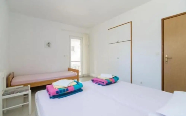Apartments Boguvila - Two-bedroom Family Apartment With Terrace -