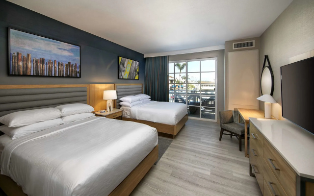 Inn at the Pier Pismo Beach, Curio Collection by Hilton