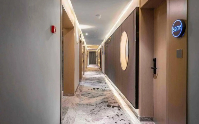 Superior Hotel (Jiaxing Yaohan Shopping Mall Area)