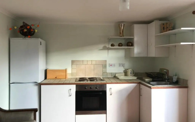 cosy cottage annex in Fairlop