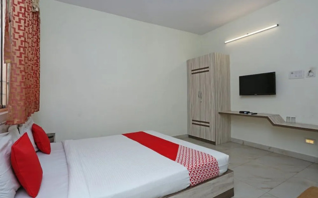 OYO FLAGSHIP 26243 Second House