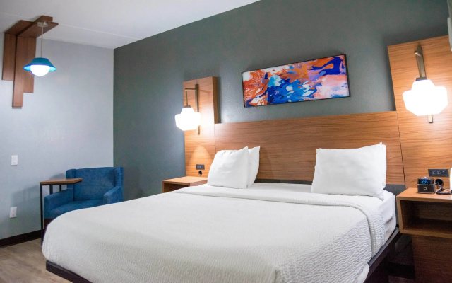 La Quinta Inn & Suites by Wyndham Fayetteville I-95